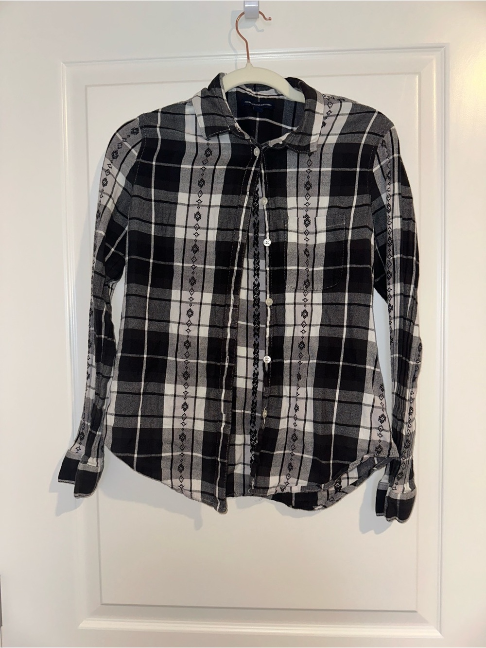 American Eagle Outfitters Black & White Plaid Button-Down Shirt